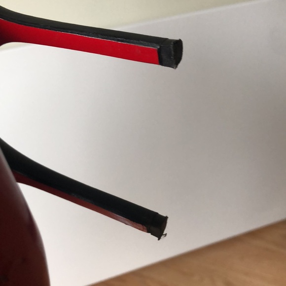 ❌SOLD❌LOUBOUTIN HEELS SIZE 38 - Picture 11 of 14